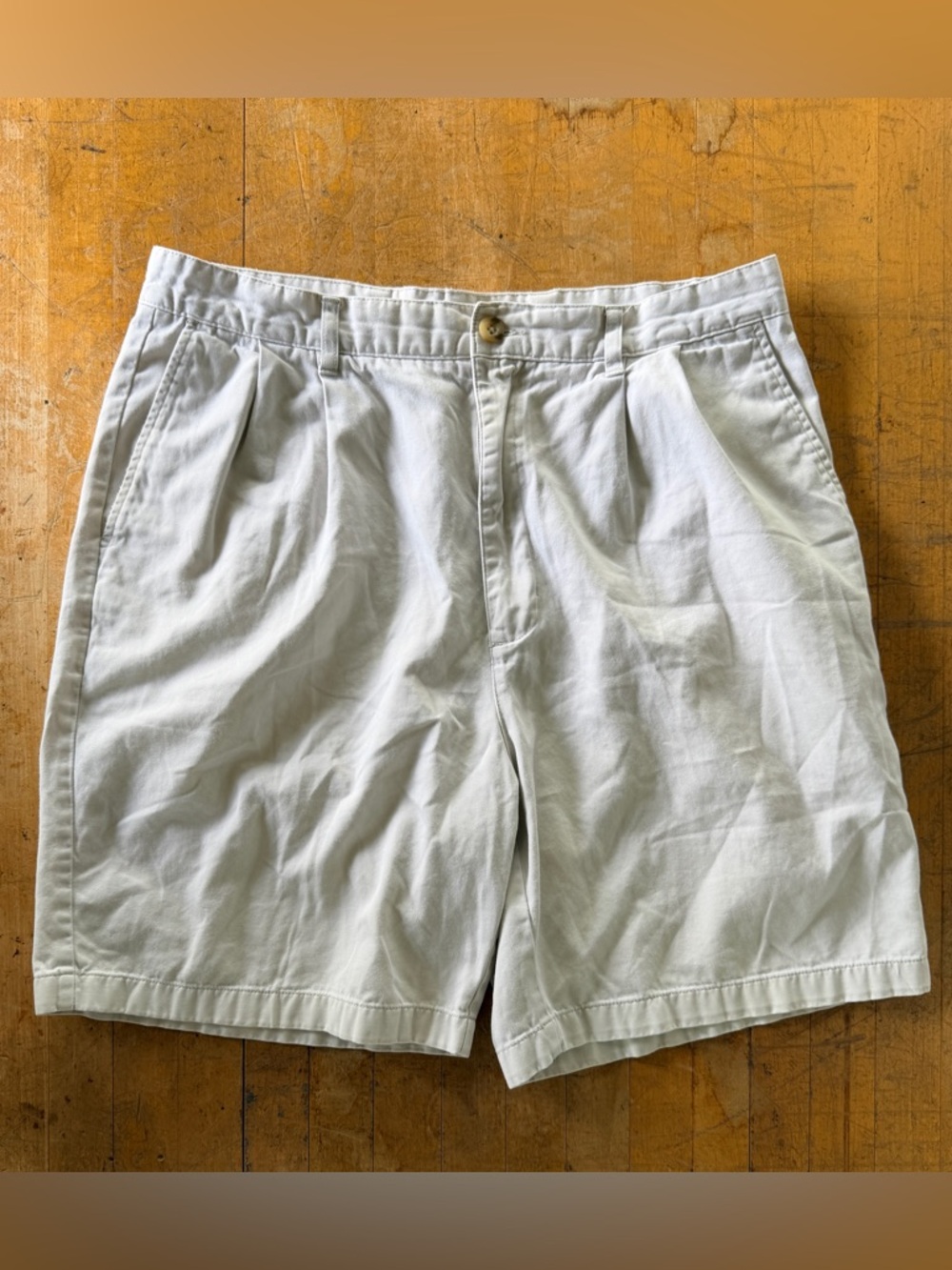 Covington Men's Pleated Cotton Shorts in White